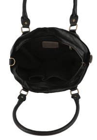 Schwarze Ledertasche mit runder Form, ausgestattet mit einer Innenreißverschlusstasche, zwei Einschubtaschen und goldfarbenen Hardware-Details.