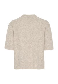Beige strikket kortærmet sweater med en tekstureret overflade, der har en rund halsudskæring og ribbede manchetter og kant.