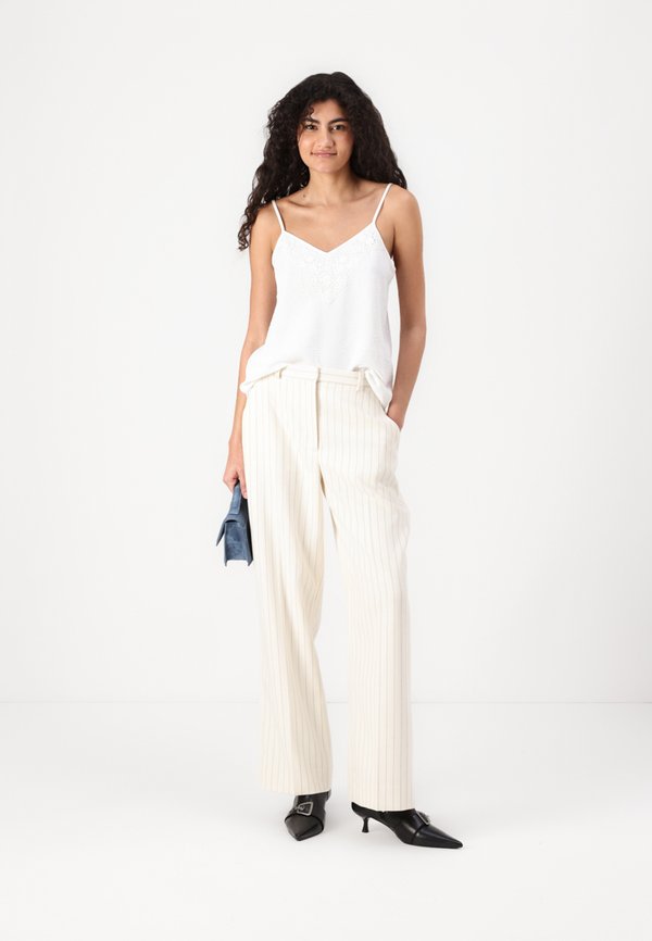 PCTIFFANY - Top - cloud dancer3