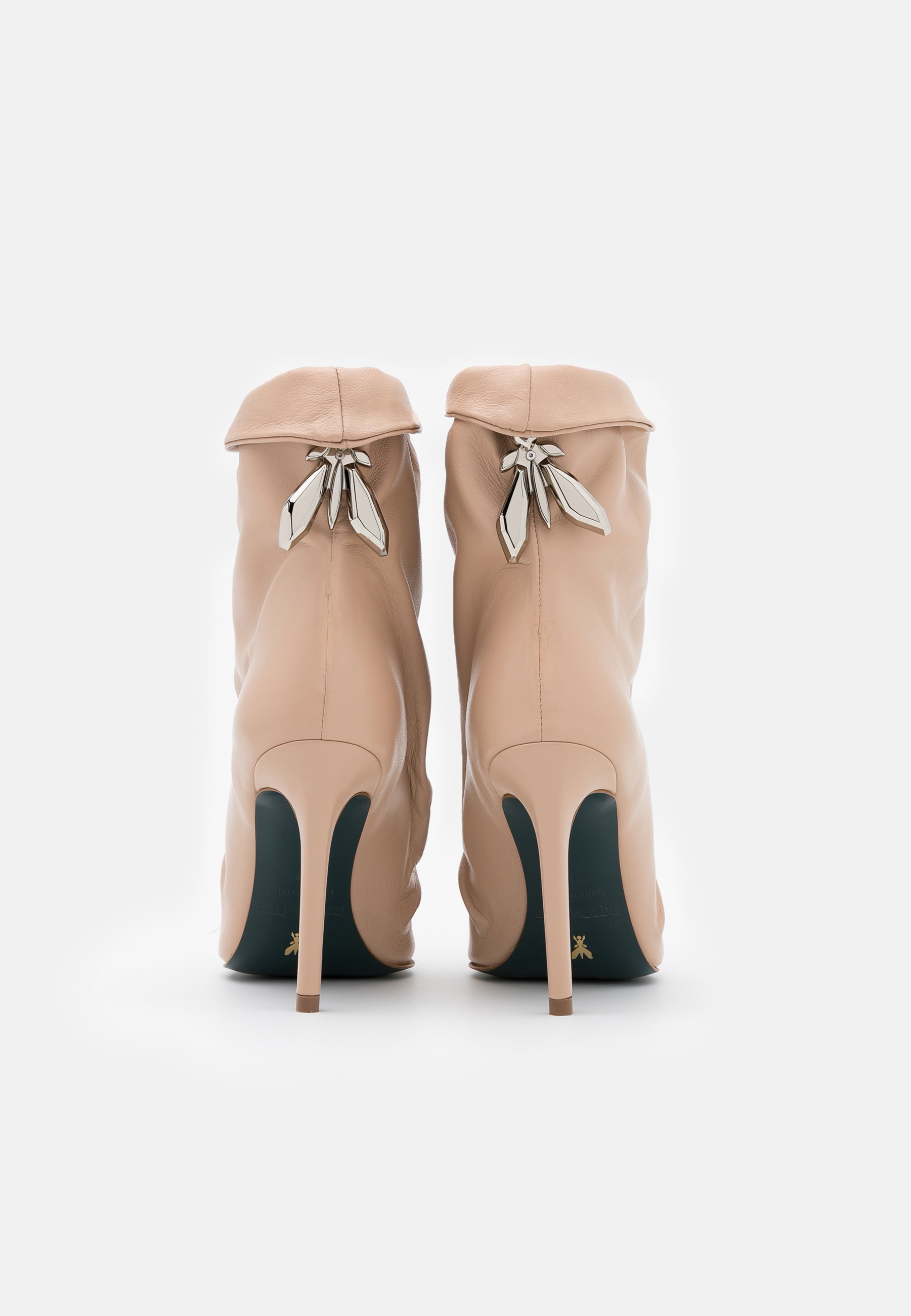 Enkellaarsjes met hoge hak camel beige Enkellaarsjes met hoge hak camel beige