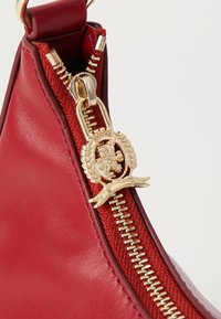 Tommy Hilfiger SOFT SHOULDER BAG - Rankinė - dark magma
