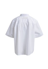 White short-sleeve shirt made of cotton, featuring a classic collar and subtle "GLOW" embroidery on the upper back. Smooth texture.