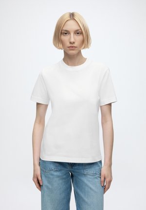 Calvin Klein, TEXTURED LOGO CREW NECK T-SHIRT - T-shirt basique - bright white