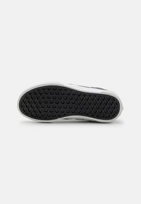 Vans ROWLEY CLASSIC UNISEX - Sneakers basse - blanc de blanc/black