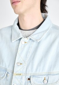 Thumbnail Image 7
