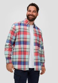 s.Oliver KARIERTES IM SLIM FIT - Hemd - hellorange