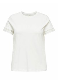 Camiseta de algodón blanca con mangas cortas, que presenta detalles de encaje en las mangas y el escote. Diseño de cuello redondo con un corte relajado.