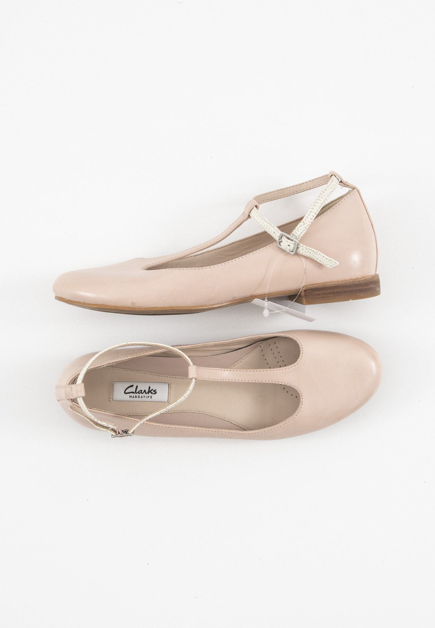 clarks narrative pumps