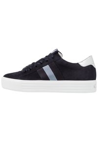 Mörk marinblå mockaskor med vit gummisula, prydda med silverdetaljer och ljusblå ränder på sidan. Klassisk snörning.