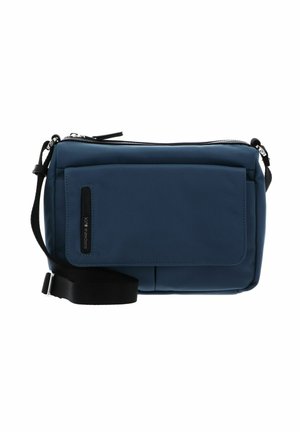 Sac bandoulière rectangulaire bleu marine avec poche avant à rabat, bandoulière noire réglable et fermeture éclair sur le dessus.