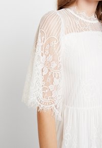 Love Copenhagen Denní šaty - off-white