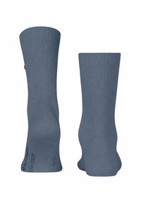 Calze al ginocchio grigio-blu con texture a coste e logo stampato sul lato. Materiale liscio con design aderente per il comfort.