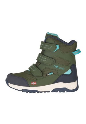 Green and navy kids' waterproof winter boot with three Velcro straps and Norwegian flag patch on the side.