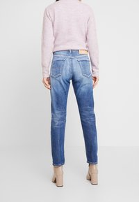 Replay Džíny Relaxed Fit - blue denim