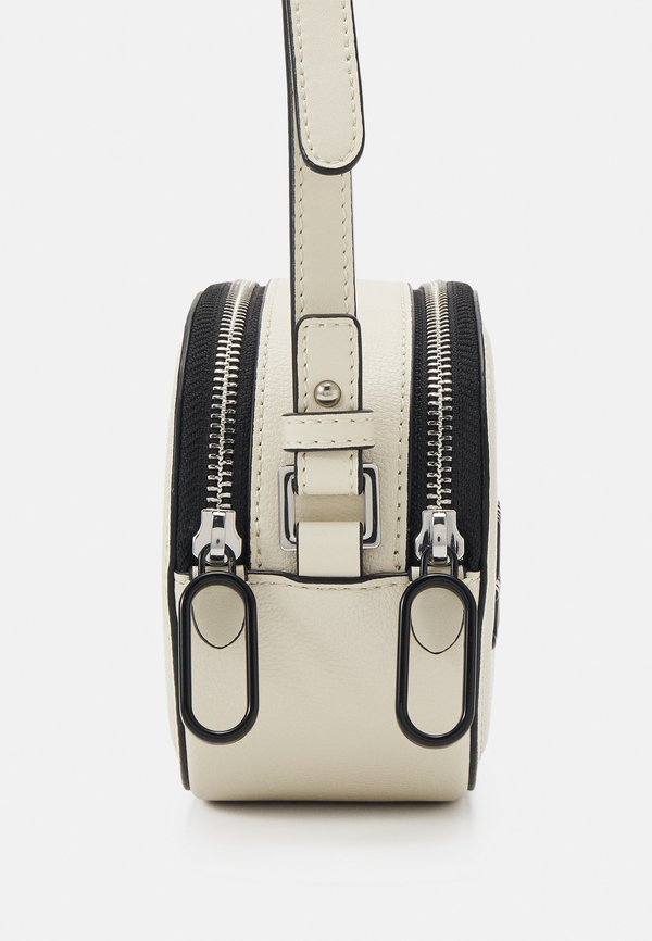 ESSENTIAL LOGO CAMERA BAG - Cross body bag3