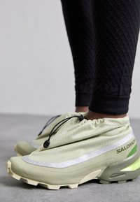 CROSS  - Sneakers - alfalfa/silver reflective/flint gray