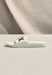 Valitud, optic white/black