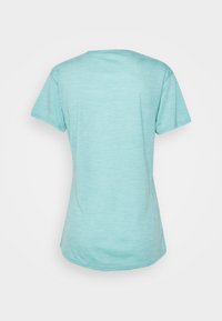 Ljusblå kortärmad t-shirt med rundad halsringning och rak skärning. Mjuk, slät textur med en lätt melerad effekt.