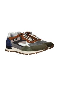 Zapatillas multicolor que combinan materiales de ante, malla y cuero. Los colores más destacados incluyen marrón, gris, verde y azul marino. Paneles texturizados y suela de goma.