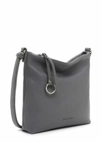 Borsa a tracolla in pelle grigia con superficie texture, chiusura superiore con zip e dettaglio in metallo argentato. Design compatto con tracolla regolabile.