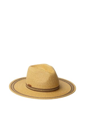 Breedgerande strohoed in tan kleur met bruine sierbanden rond de basis en rand van de rand, licht ingeknepen kroon.