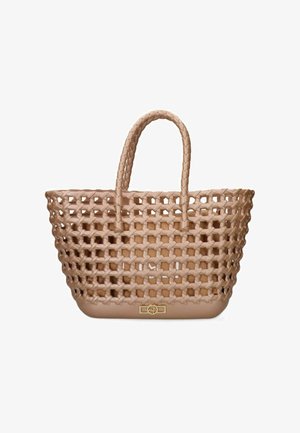 Beige gewebte offene Tote-Tasche mit zwei Griffen und festem Boden, mit einem kleinen goldenen Verschlussdetail unten in der Mitte.