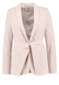 Svetle růžový blazer s šálovým límcem, páskem v pase a dvěma předními kapsami. Hladká tkanina s přiléhavým střihem a otevřeným předním designem.