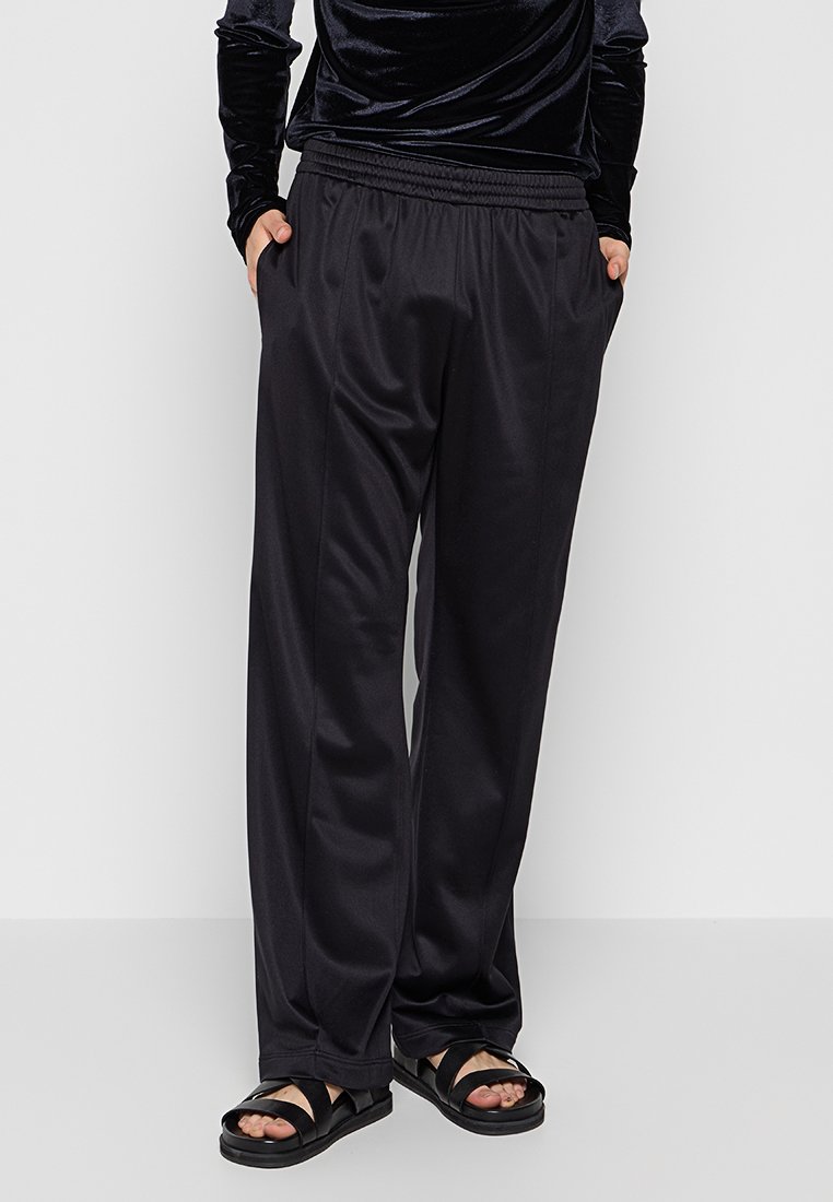 Filippa K Broek zwart