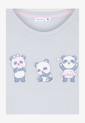 Maglietta grigia chiaro con tre illustrazioni di panda: uno con un fiocco, uno seduto e uno con un tutù. Il testo dice "Credi nelle routine di bellezza."