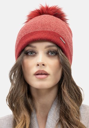 Huer - red houndstooth