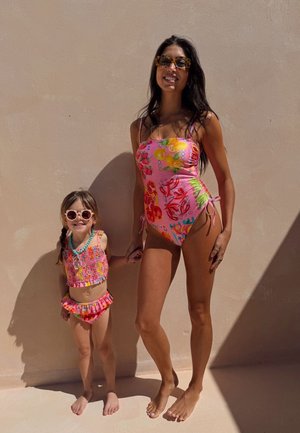 Never Fully Dressed, REGULAR FIT - SHIRRED BIKINI SET - Bikini - pink fruit