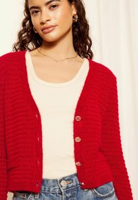 Friends Like These PETITE  - Cardigan - red