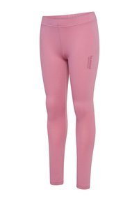 Lyserøde leggings lavet af strækbart stof, med en glat overflade, tætsiddende design og et trykt logo på den nederste side.