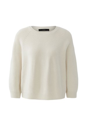 Gebreide trui in roomkleur met lange mouwen, geribde manchetten, zoom en een ronde hals, weergegeven op een witte achtergrond.