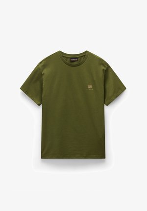 Olivgrön T-shirt i bomull med rund halsringning, korta ärmar och en liten beige logga på bröstet. Slät textur.