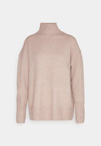 Jasnoróżowy sweter z golfem, posiadający prążkowane mankiety i dół. Wykonany z miękkiej, teksturowanej tkaniny, charakteryzujący się luźnym krojem i opuszczonymi ramionami.