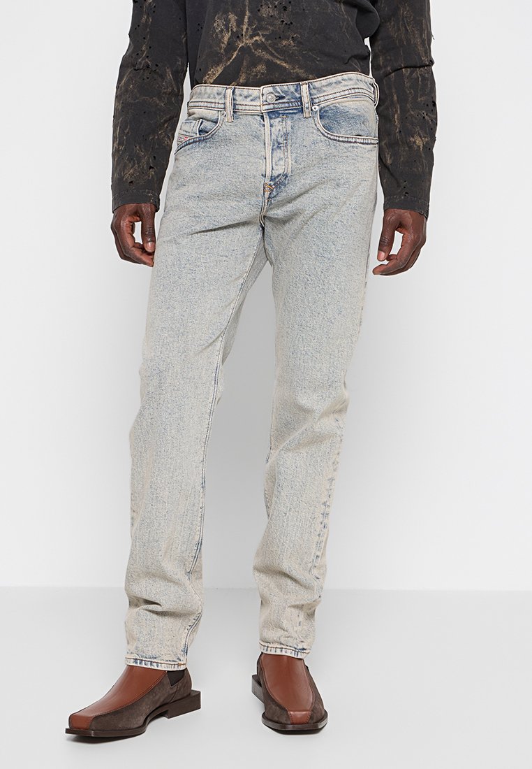 Diesel Jeans Tapered Fit lichtblauw Diesel Jeans Tapered Fit lichtblauw