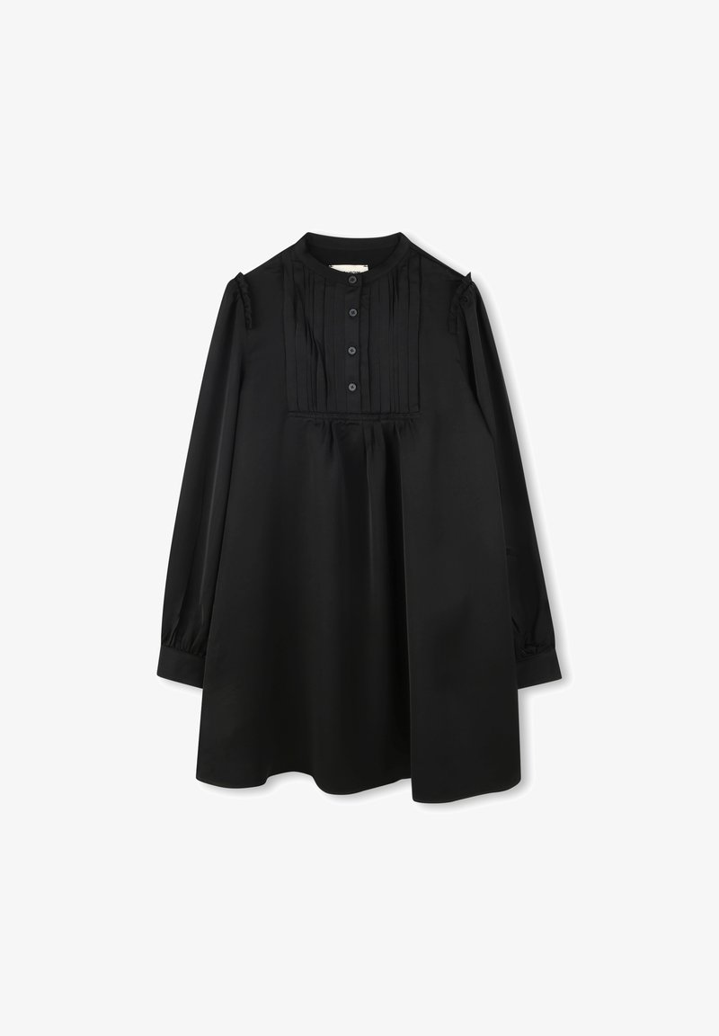 Zwarte blouse met lange mouwen en een ronde kraag, met knopen aan de voorkant en verticale plooien. Vloeiende stijl met gathered details op de schouders.