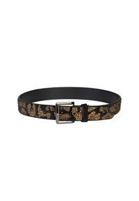 Cinturón de cuero negro con dise�ño de leopardo adornado con tachuelas en bronce y oro, y hebilla rectangular plateada.