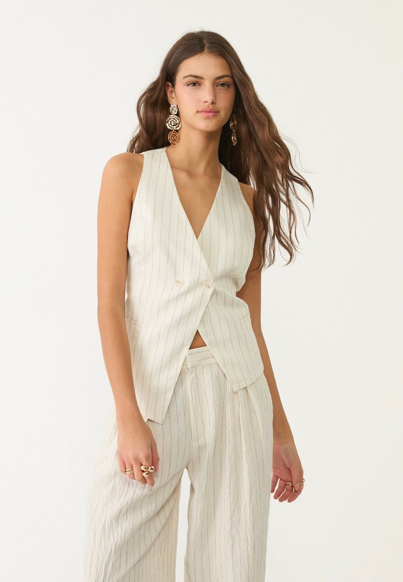 Stradivarius STRIPED ASYMMETRIC - Weste - white