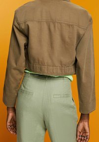 Esprit Chaqueta fina - khaki