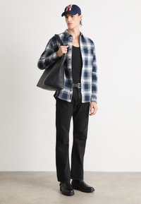 Tommy Jeans CHECK SHIRT - Camicia - dark night navy