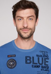 Camp David CAMP DAVID  jasnoniebieski