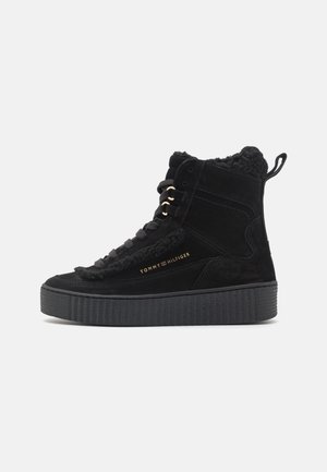 Platform ankle boots - black