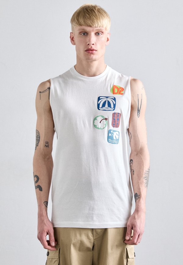 CIGARETTE FIT TEE - Top