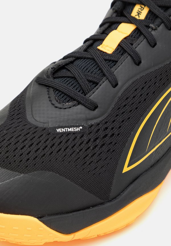 SOLARSTRIKE III - Handball shoes3