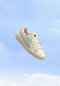Δεν επιλέχθηκε, frosted ivory/silver-coloured fog
