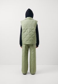 Nike Sportswear Vesta - khaki