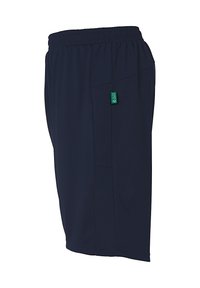 Marineblauwe sportieve shorts van lichtgewicht stof. Voorzien van een elastische tailleband en een zijzak met een klein logo-label.