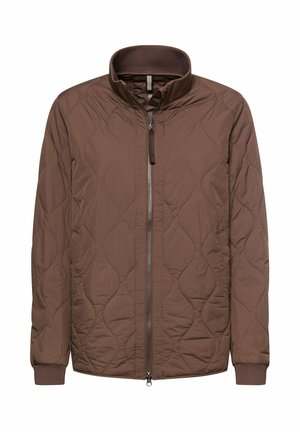 Brązowa pikowana kurtka ze stójką, zamkiem z przodu oraz ściągaczami na rękawach, przedstawiona na białym tle.